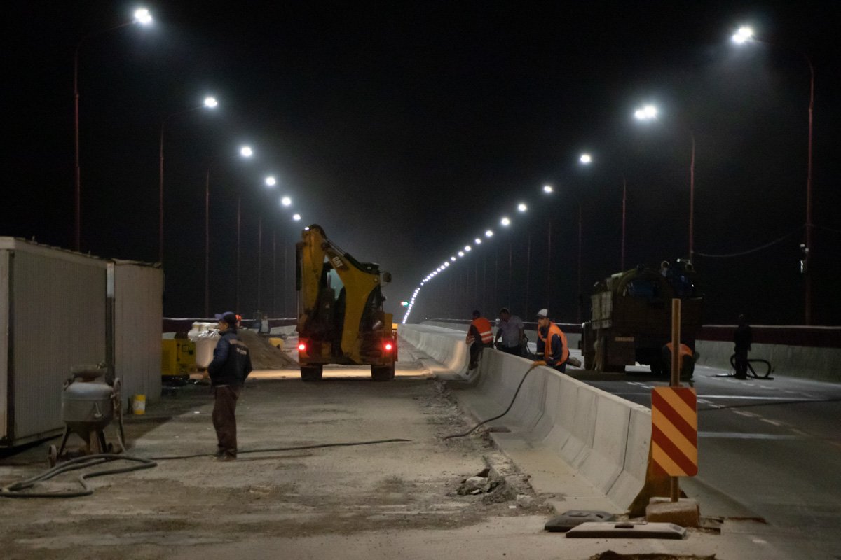 Многострадальный Новый мост перекрывали частично, перекрывали полностью, закрывали для личного транспорта Многострадальный Новый мост перекрывали частично, перекрывали полностью, закрывали для личного транспорта
