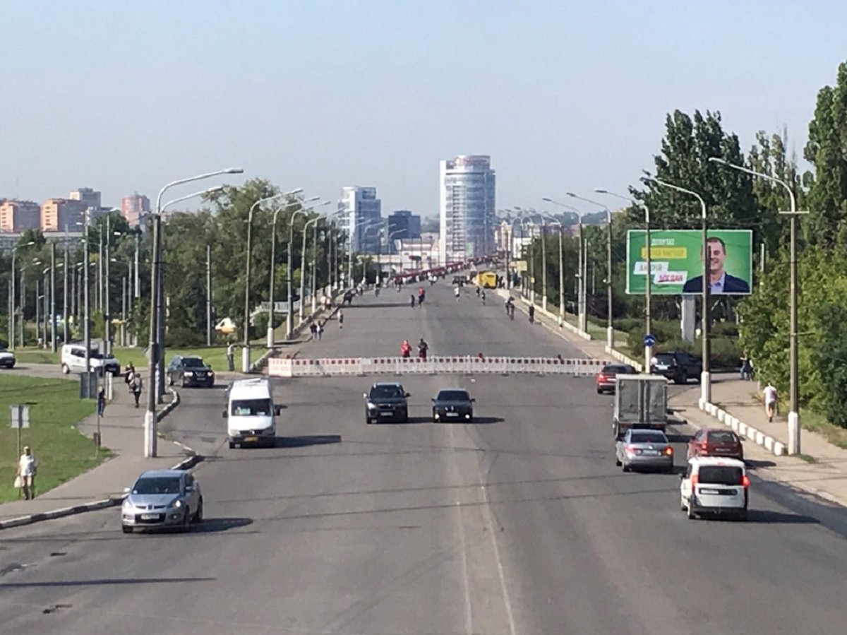 В полночь в Днепре перекрыли Новый мост В полночь в Днепре перекрыли Новый мост