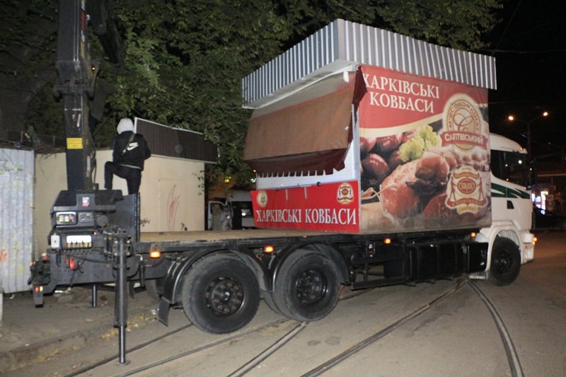 Снос ларьков на Старомостовой (Островского) площадь