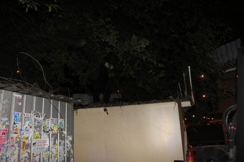 Снос ларьков на Старомостовой (Островского) площадь 1