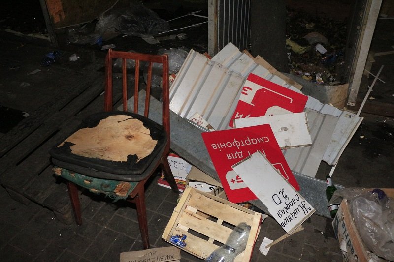 Снос ларьков на Старомостовой (Островского) площадь 7