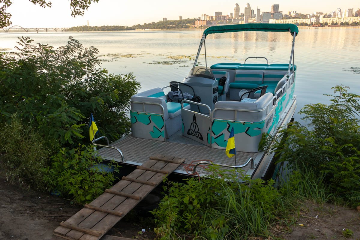 Однако нашлись те люди, которые находят выходы из любой ситуации Однако нашлись те люди, которые находят выходы из любой ситуации