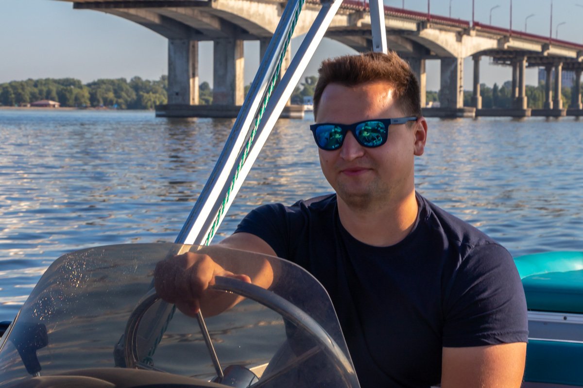 Свежее решение проблемы придумал Александр, владелец небольшого, но очень уютного понтона Свежее решение проблемы придумал Александр, владелец небольшого, но очень уютного понтона