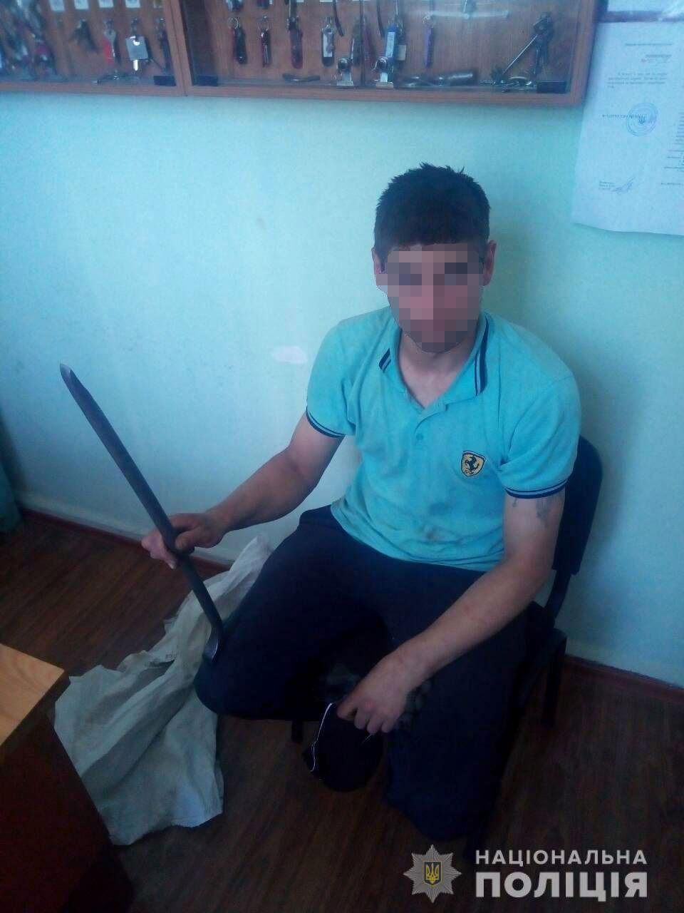 Выяснилось, что парня уже неоднократно задерживали за аналогичные преступления Выяснилось, что парня уже неоднократно задерживали за аналогичные преступления