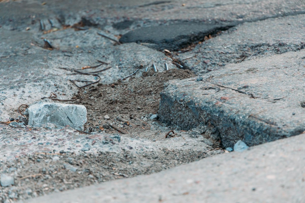 Дорогу собирались починить за день Дорогу собирались починить за день