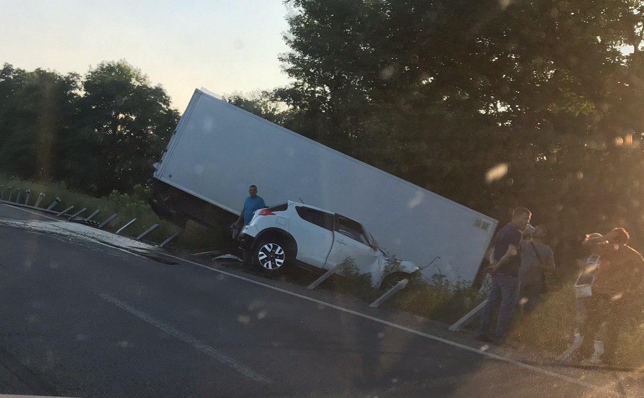 В аварии пострадали оба водителя В аварии пострадали оба водителя