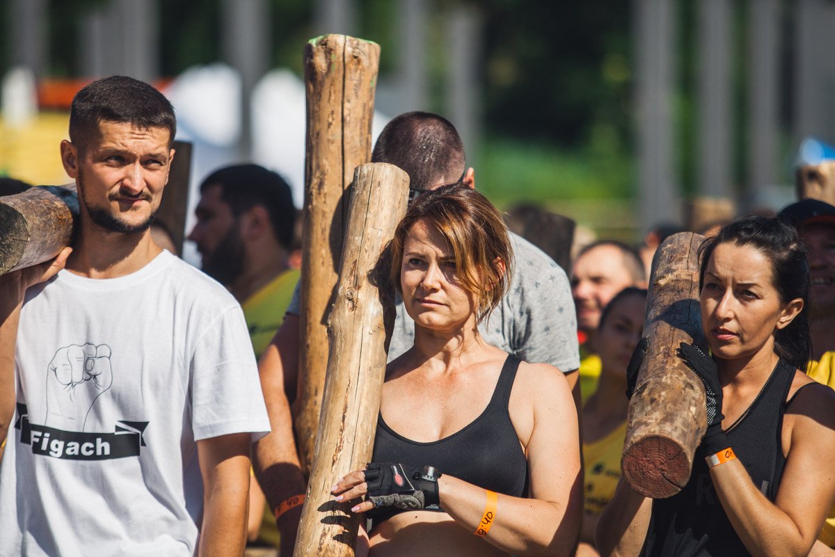 Женщины и мужчины были в равных правах 