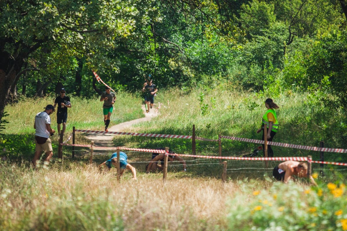 В лесу участников ждали не менее сложные испытания 