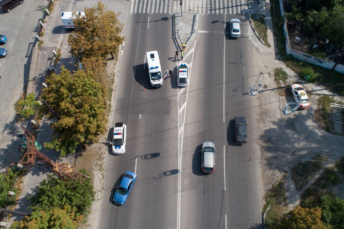 Инцидент произошел на Набережной Победы, недалеко от автосалона Lexus Инцидент произошел на Набережной Победы, недалеко от автосалона Lexus