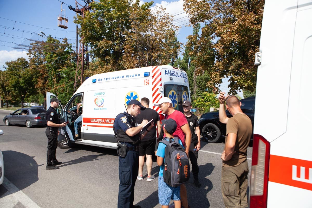 Пострадавшего ребенка госпитализировали в больницу с закрытым переломом ноги Пострадавшего ребенка госпитализировали в больницу с закрытым переломом ноги