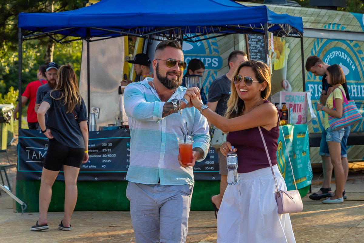 Когда рука занята чем-то другим