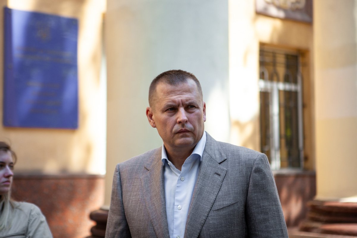 Борис Филатов напомнил, что ранее заявлял, что на парламентских выборах не будет поддерживать ни одну из партий и ни одного из кандидатов Борис Филатов напомнил, что ранее заявлял, что на парламентских выборах не будет поддерживать ни одну из партий и ни одного из кандидатов