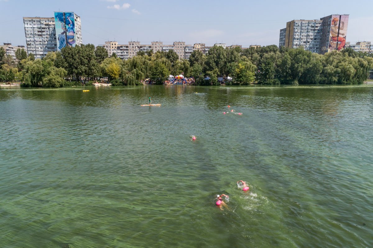 В заплыве приняли участие не только жители Днепра, а также Харькова, Киева, Запорожья и других городов Украины В заплыве приняли участие не только жители Днепра, а также Харькова, Киева, Запорожья и других городов Украины