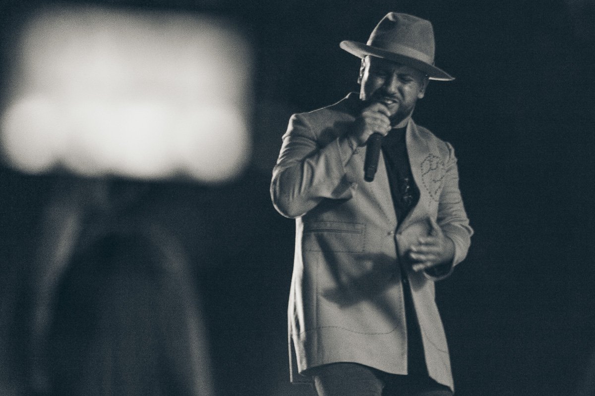 Дмитрий исполнил любимые хиты сотен тысяч людей