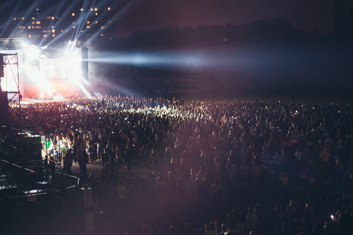 Сотни сердец, которые бьются в такт песен