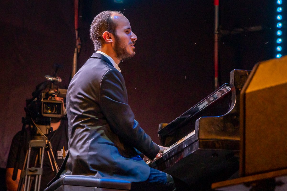 Том Орен - фортепиано, обладатель престижной награды Телониуса Монка