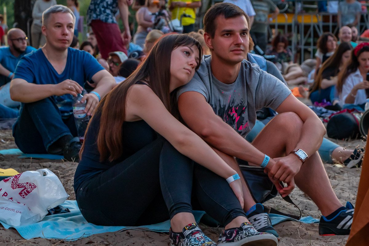 Плечо любимого человека - лучше место на земле Плечо любимого человека - лучше место на земле