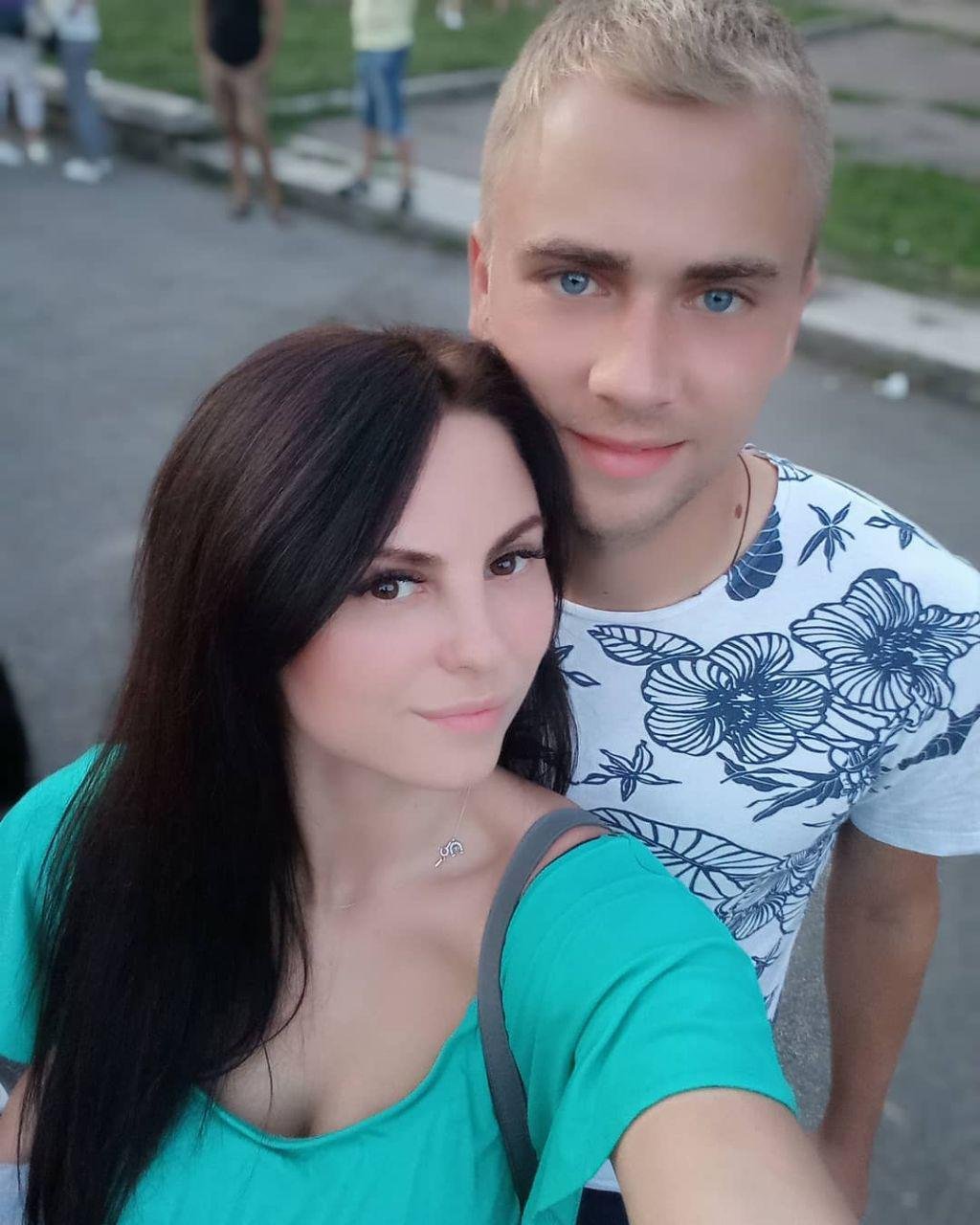 Любовь это ходить на концерты вместе 