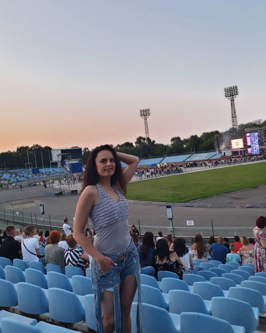 Каждая девушка заранее готовилась к концерту 