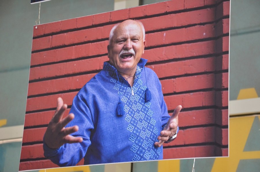 В Днепре открыли фотовыставку, посвященную АТОшникам-музыкантам 2