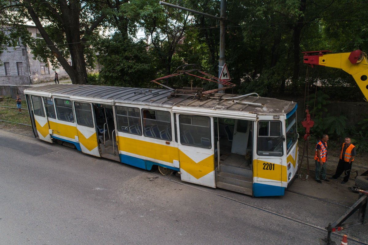Аварийная бригада уже на месте Аварийная бригада уже на месте