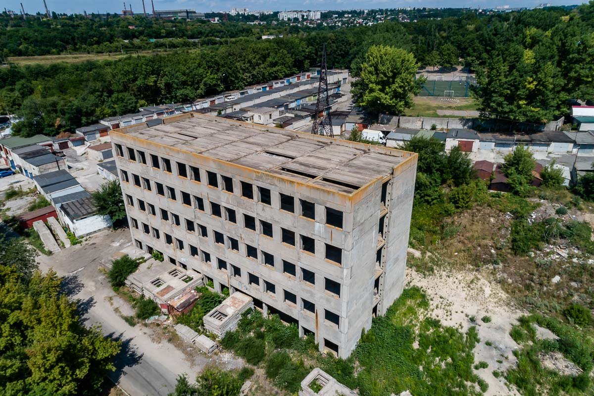 Если долго вглядываться в бездну...