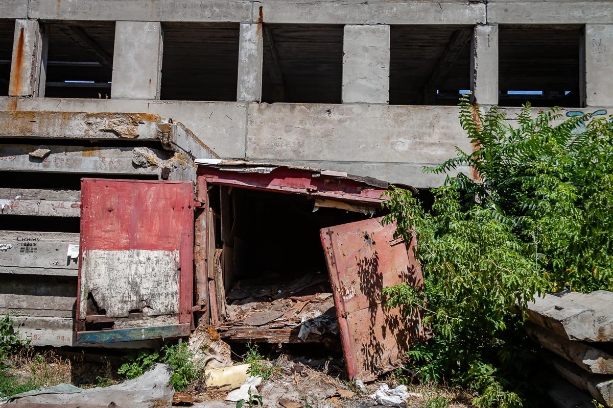 Тут даже не лает собака