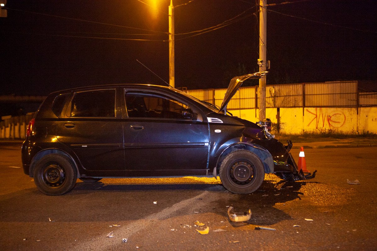 Volkswagen двигался по улице Янтарной вверх и не уступил дорогу «украинцу» Volkswagen двигался по улице Янтарной вверх и не уступил дорогу «украинцу»