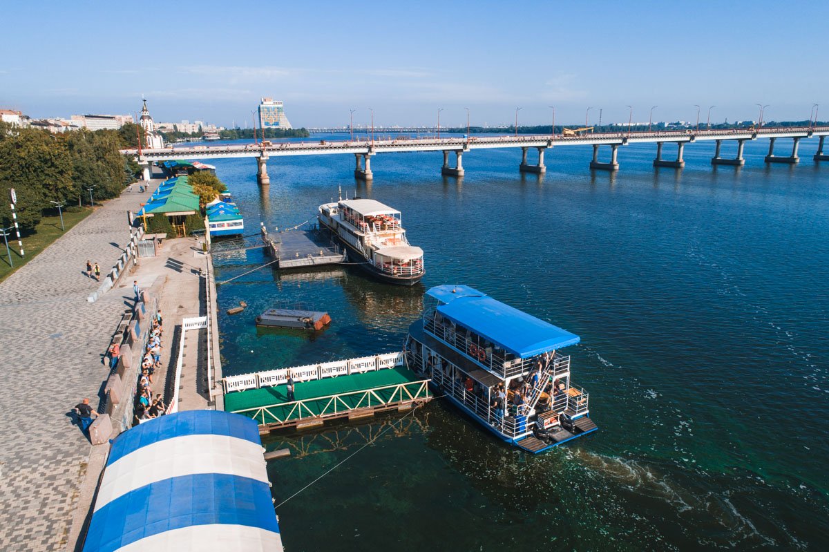 Причалы находятся на Сичеславской набережной и жилмассиве Солнечный Причалы находятся на Сичеславской набережной и жилмассиве Солнечный