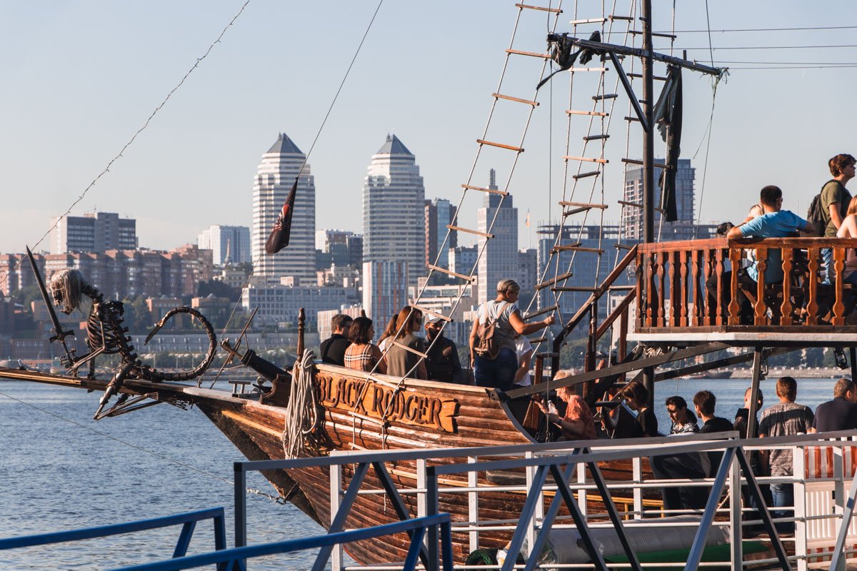 Без Капитана Джека Воробья Без Капитана Джека Воробья