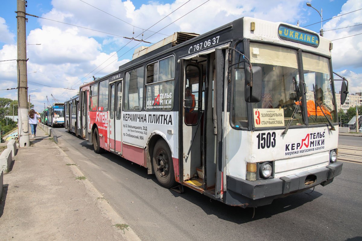 ДТП полностью парализовало движение электротранспорта ДТП полностью парализовало движение электротранспорта