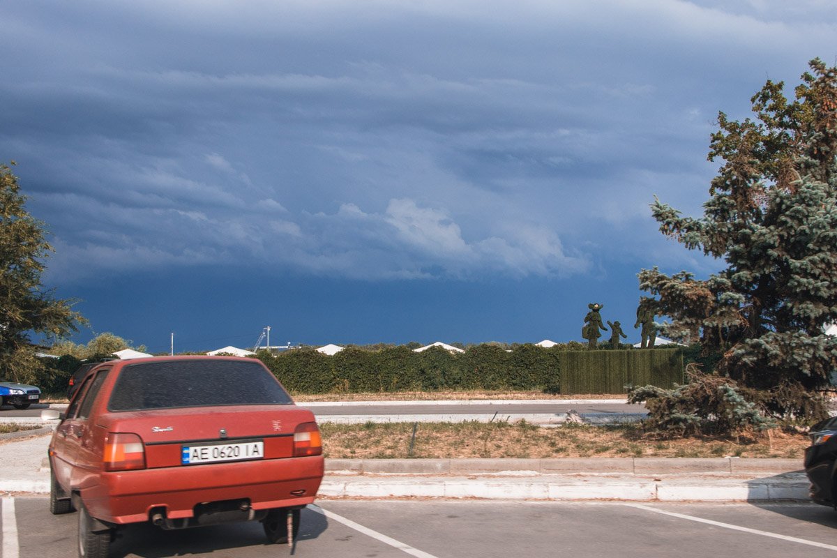 Сражаться бы за тебя на мечах, только меча — нет