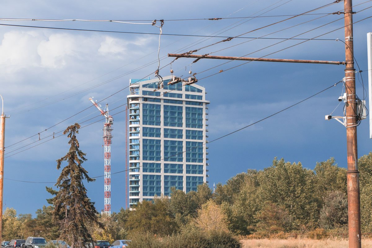 Тебя я знаю уже давно, не зная тебя и дня