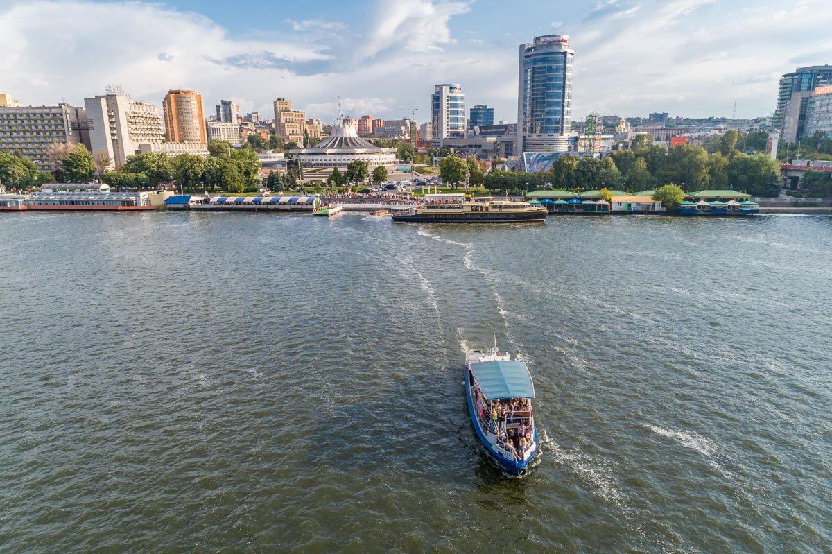 Теплоходы «Княгиня Ольга» и «Веселый Роджер» теперь будут перевозить жителей Днепра с берега на берег 6 дней в неделю Теплоходы «Княгиня Ольга» и «Веселый Роджер» теперь будут перевозить жителей Днепра с берега на берег 6 дней в неделю