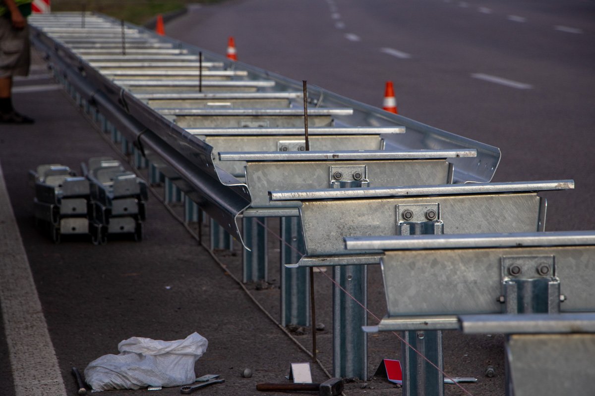 Такая конструкция поможет обезопасить и пешеходов, и водителей от ДТП Такая конструкция поможет обезопасить и пешеходов, и водителей от ДТП