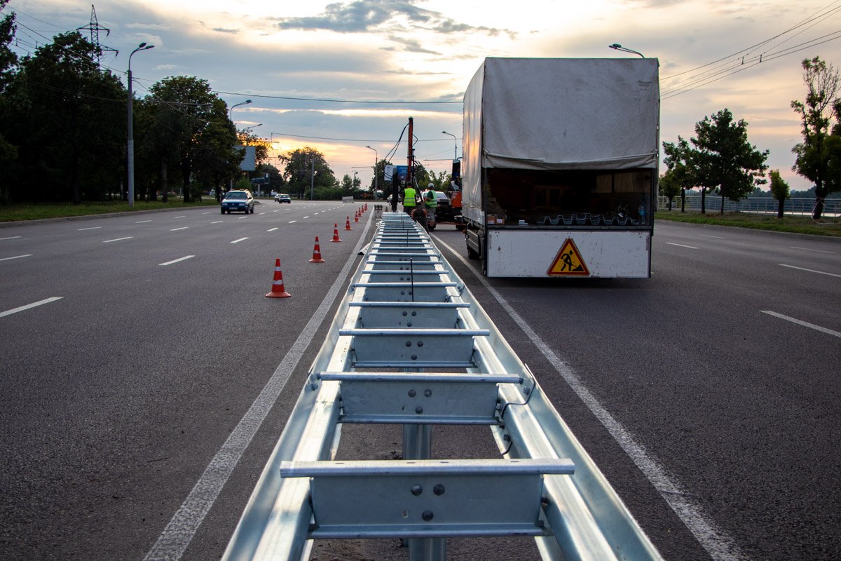 Какая длина забора, рабочие нам не поведали Какая длина забора, рабочие нам не поведали