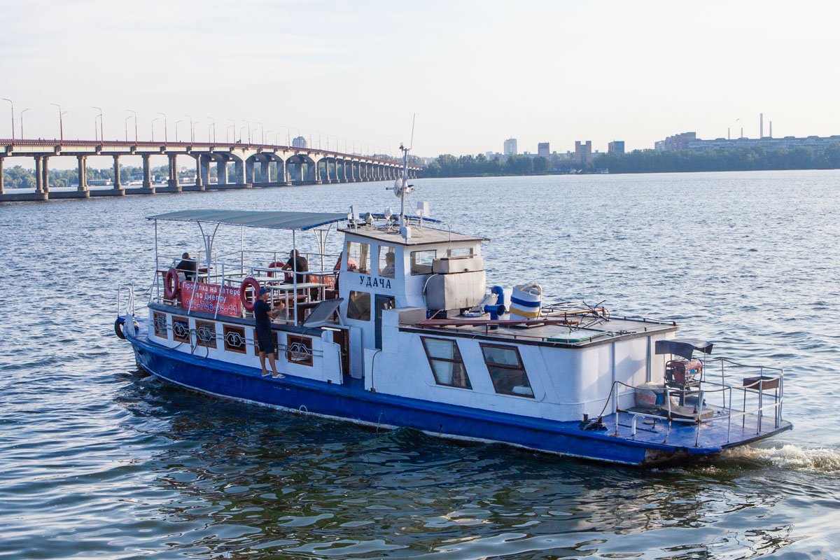 Речное такси ходит шесть дней в неделю с 7:00 до 20:00