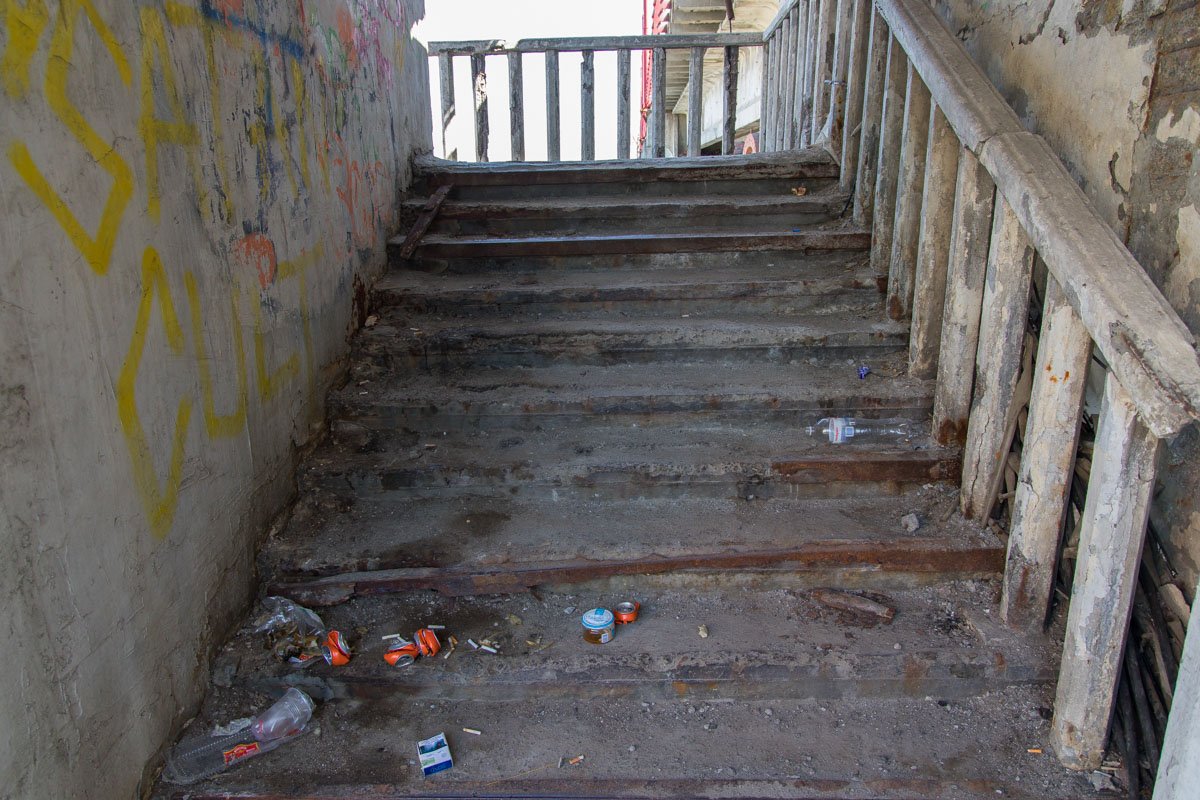 Чье-то место тусовки Чье-то место тусовки