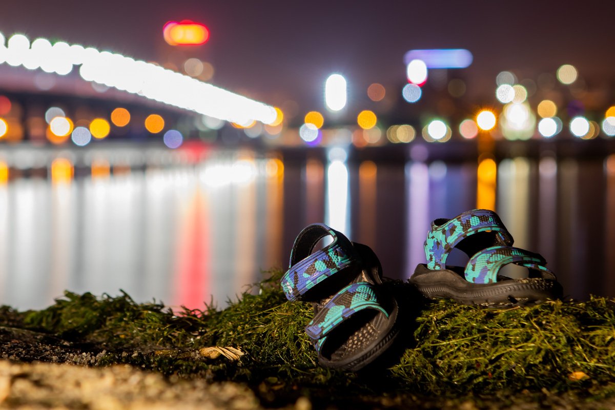 Сандалики все еще ждут своего владельца на Воронцовском пляже Сандалики все еще ждут своего владельца на Воронцовском пляже