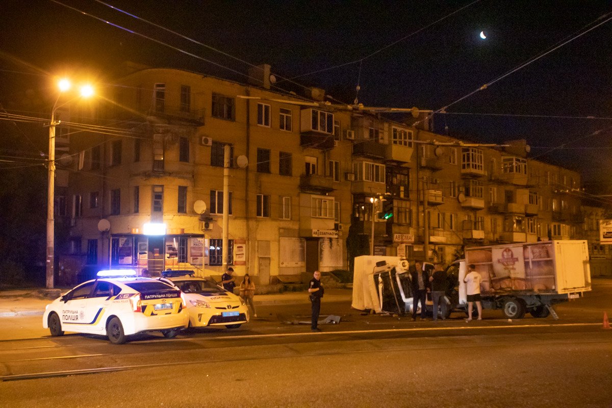 Движение транспорта было затруднено  Движение транспорта было затруднено