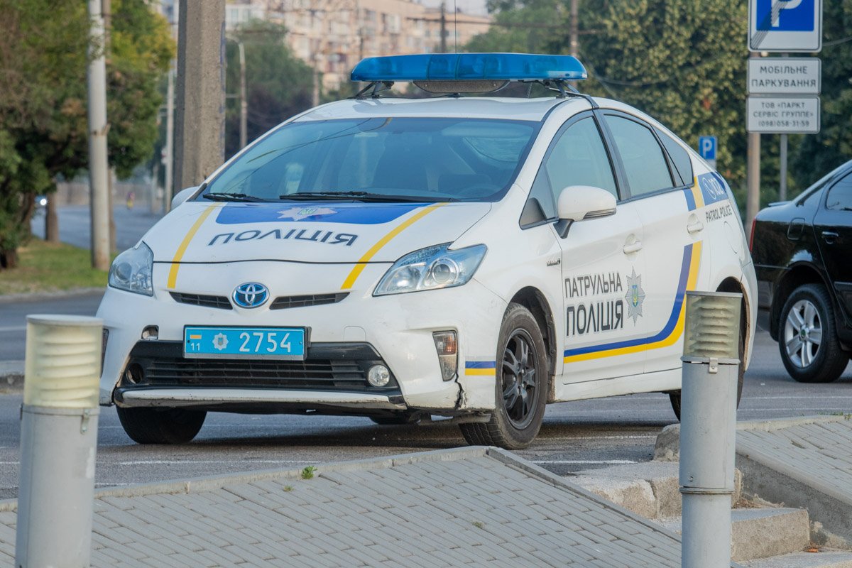 Сейчас на месте работает несколько экипажей патрульной полиции