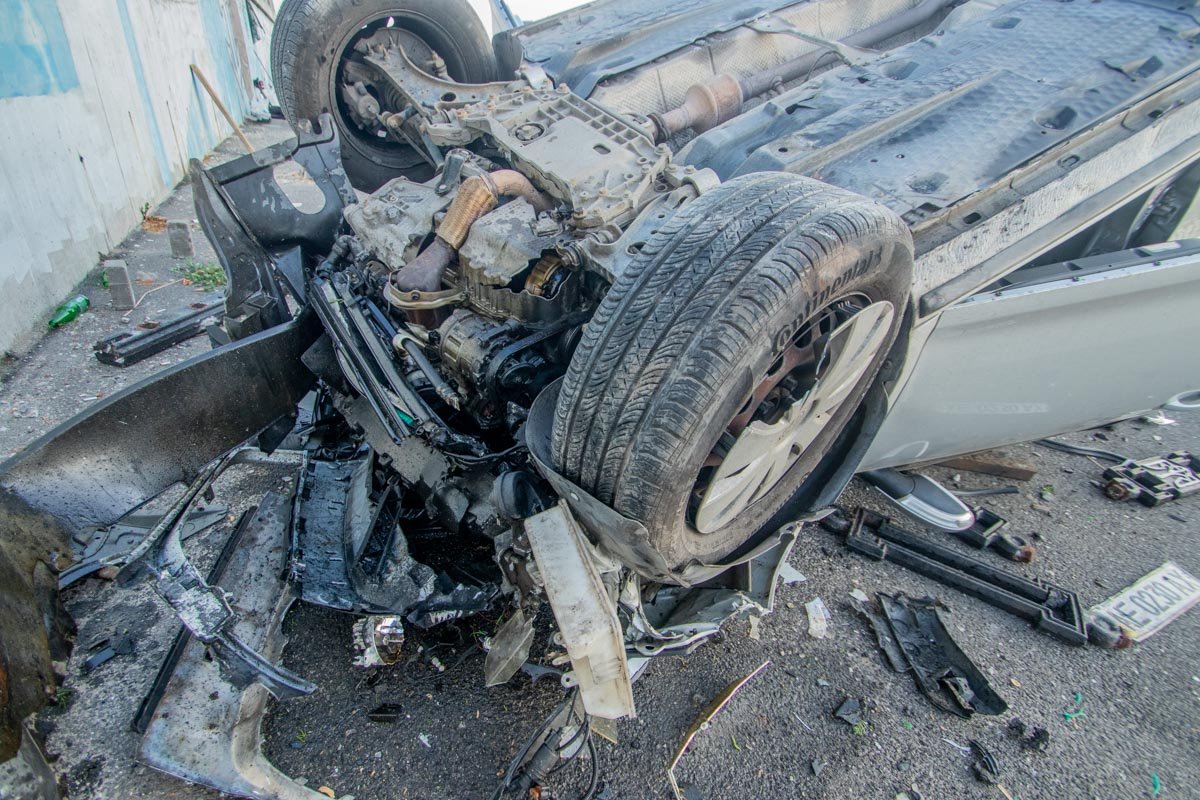 Медики осмотрели пострадавшего водителя и диагностировали у него ушибы мягких тканей