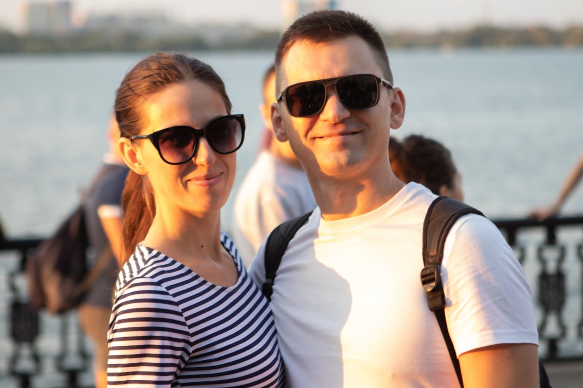 Привел девушку на концерт Привел девушку на концерт