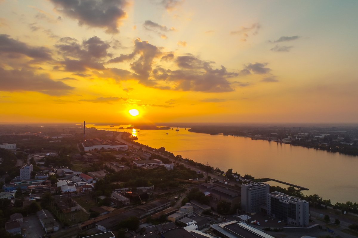 С высоты все кажется другим С высоты все кажется другим