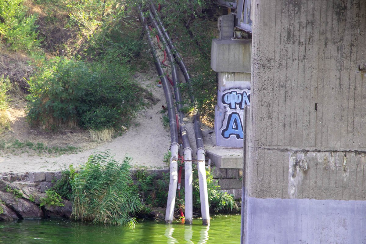 Также там проходят прогулки на каяках Также там проходят прогулки на каяках