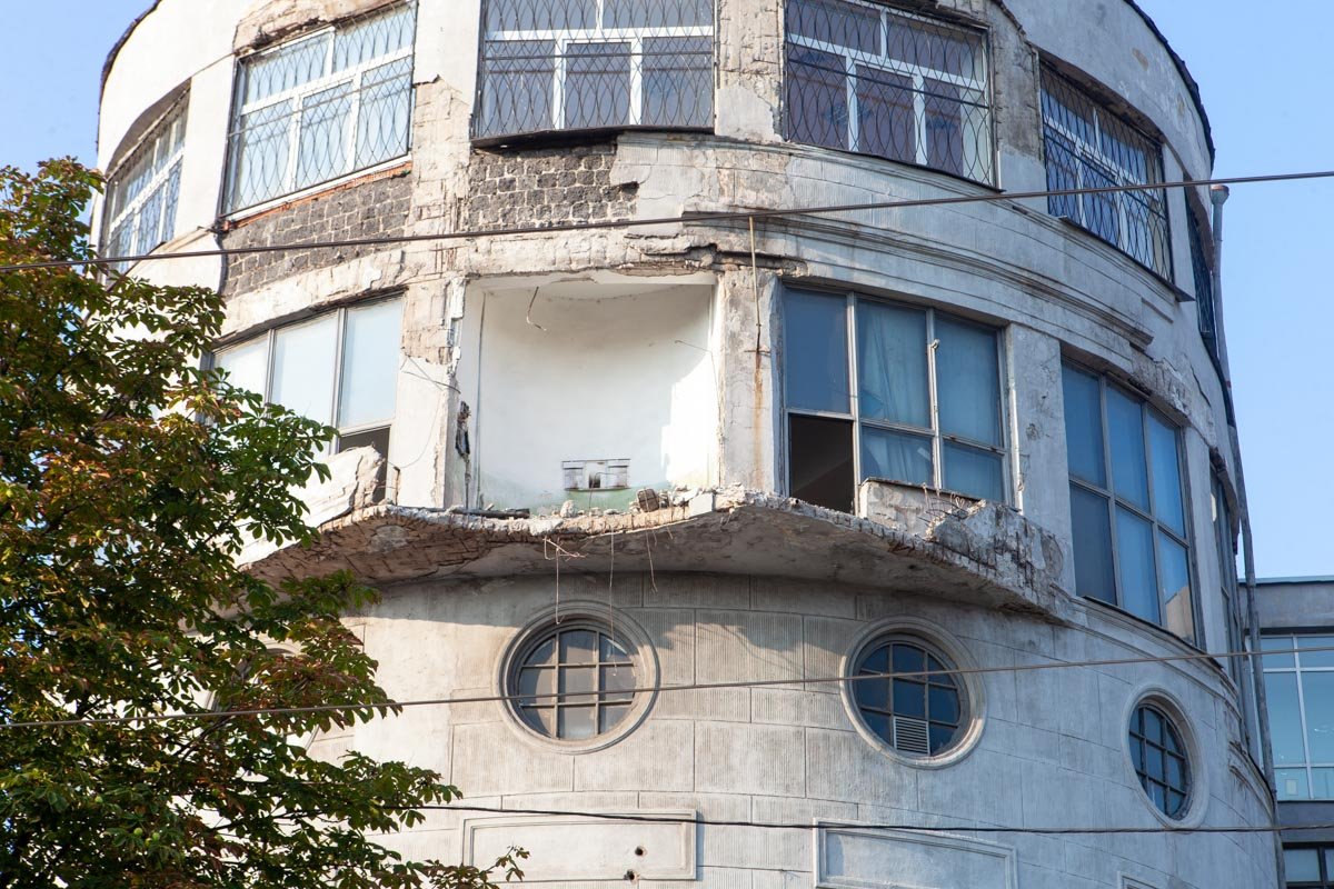 Пока, фасад Пока, фасад