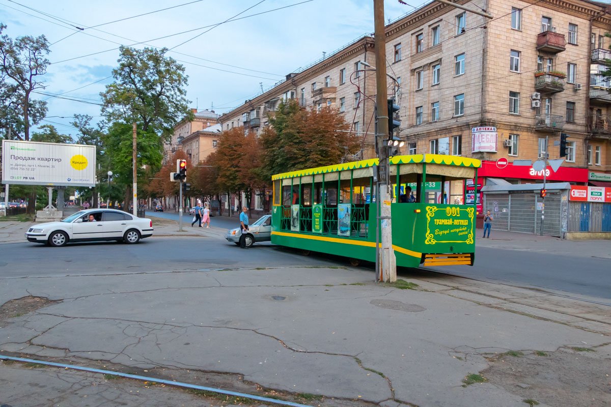 Спустя 30 минут после аварии, всех участников происшествия растянули и освободили перекресток