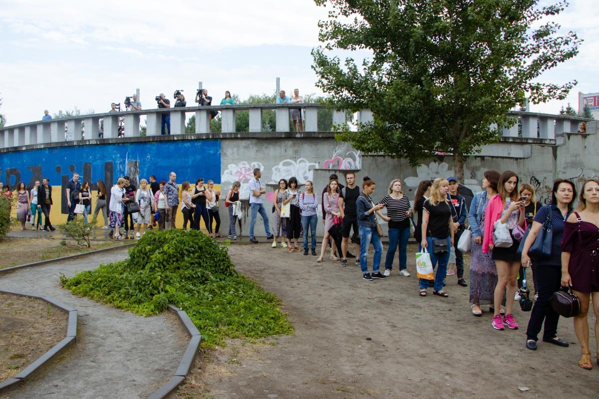 Дожидаться катера приходится 10-15 минут Дожидаться катера приходится 10-15 минут