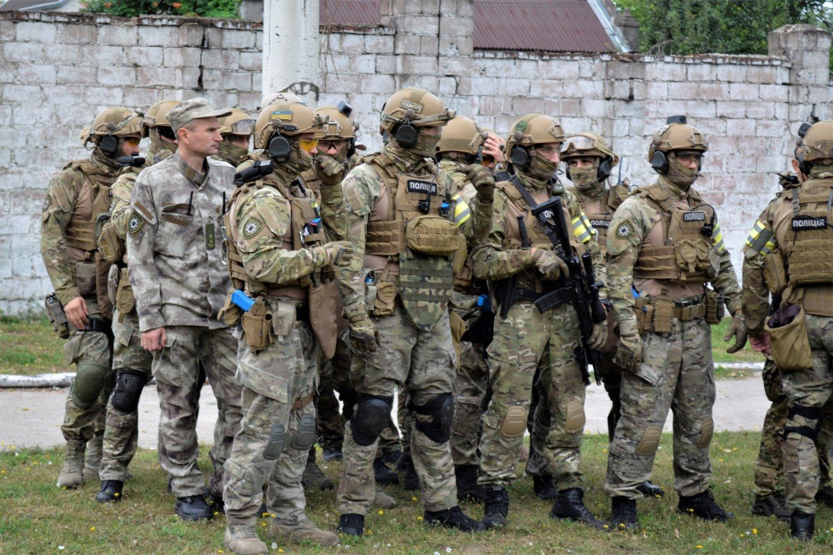 Спецподразделения полиции Днепропетровской области приняли участие в антитеррористических учениях Спецподразделения полиции Днепропетровской области приняли участие в антитеррористических учениях