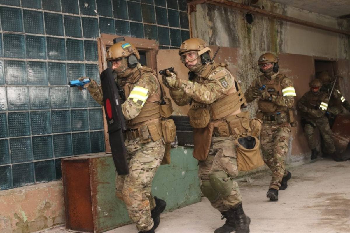 Правоохранители отработали несколько ситуаций, которые могут произойти в колониях Правоохранители отработали несколько ситуаций, которые могут произойти в колониях